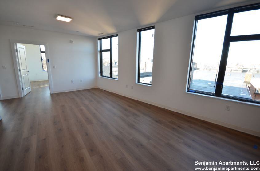 89 Brighton Ave #430