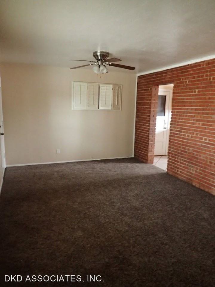 8350 Lynn Haven Ave - Photo 3 of 25