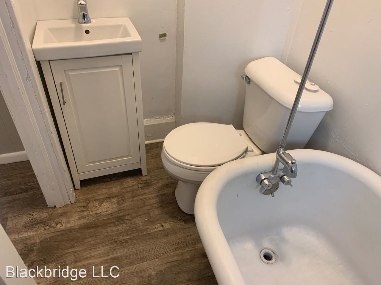 503 Forest St N - Photo 3 of 9