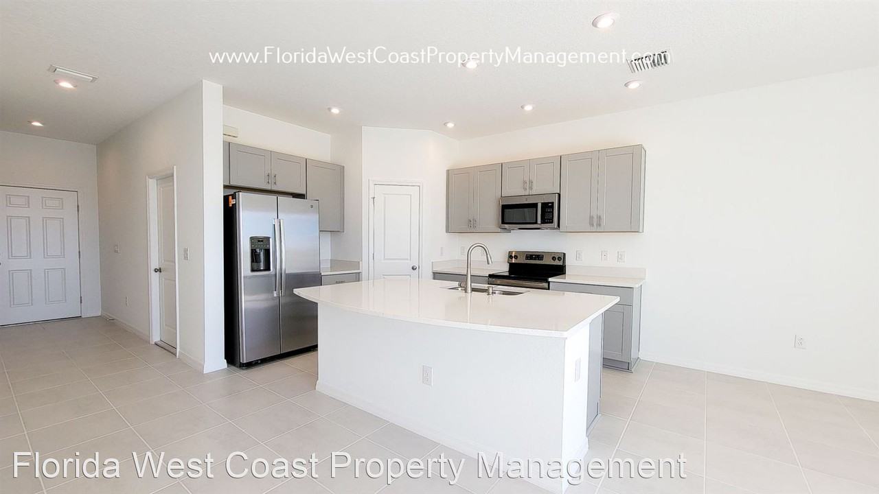 6313 Willowside St - Photo 2 of 25