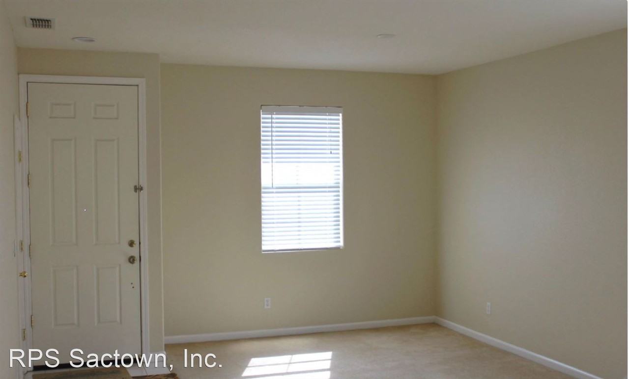 2963 Ottumwa Dr - Photo 3 of 15