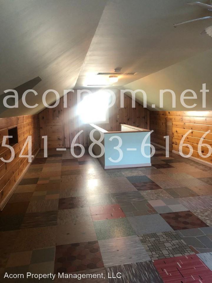 2416 Se 60th Ave - Photo 3 of 27