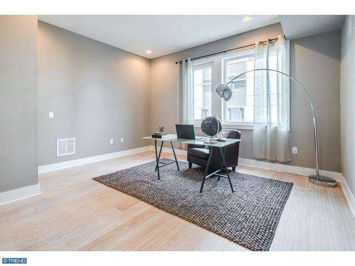 1102 N American St #5 - Photo 3 of 9