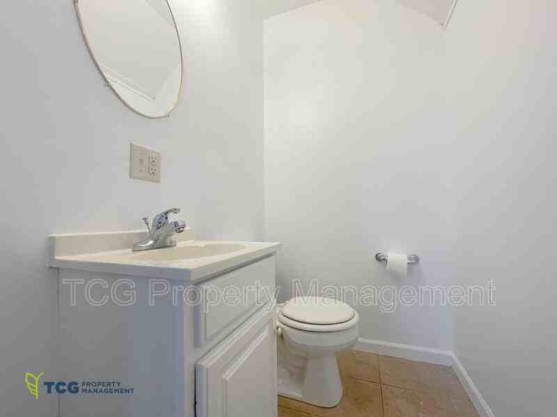 1400 4th St - Photo 3 of 9