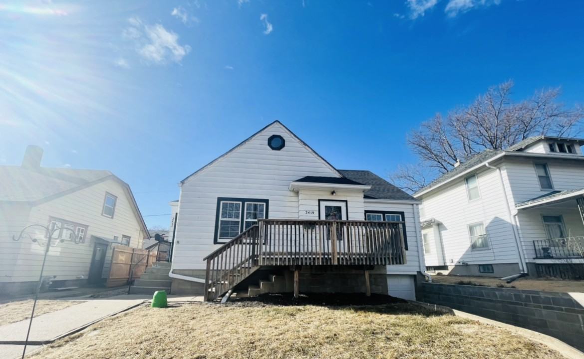 2417 Jones St Apartments in Sioux City, IA 51104 Zumper