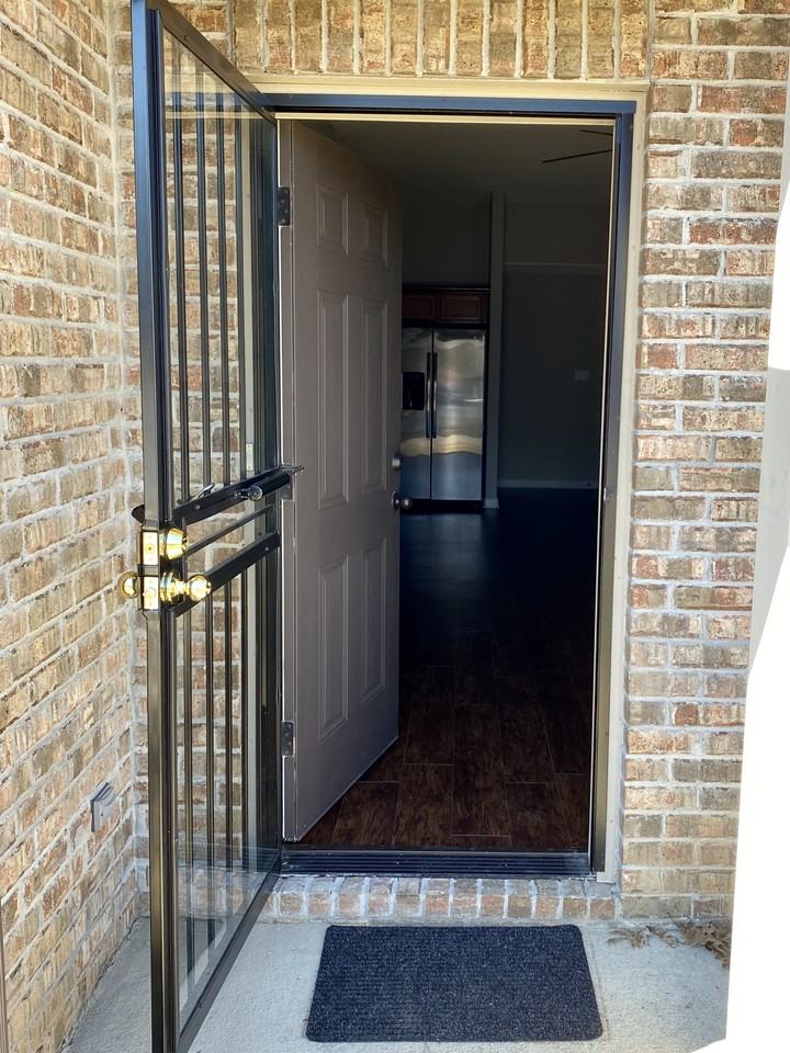 5608 Falling Bark Dr - Photo 3 of 14