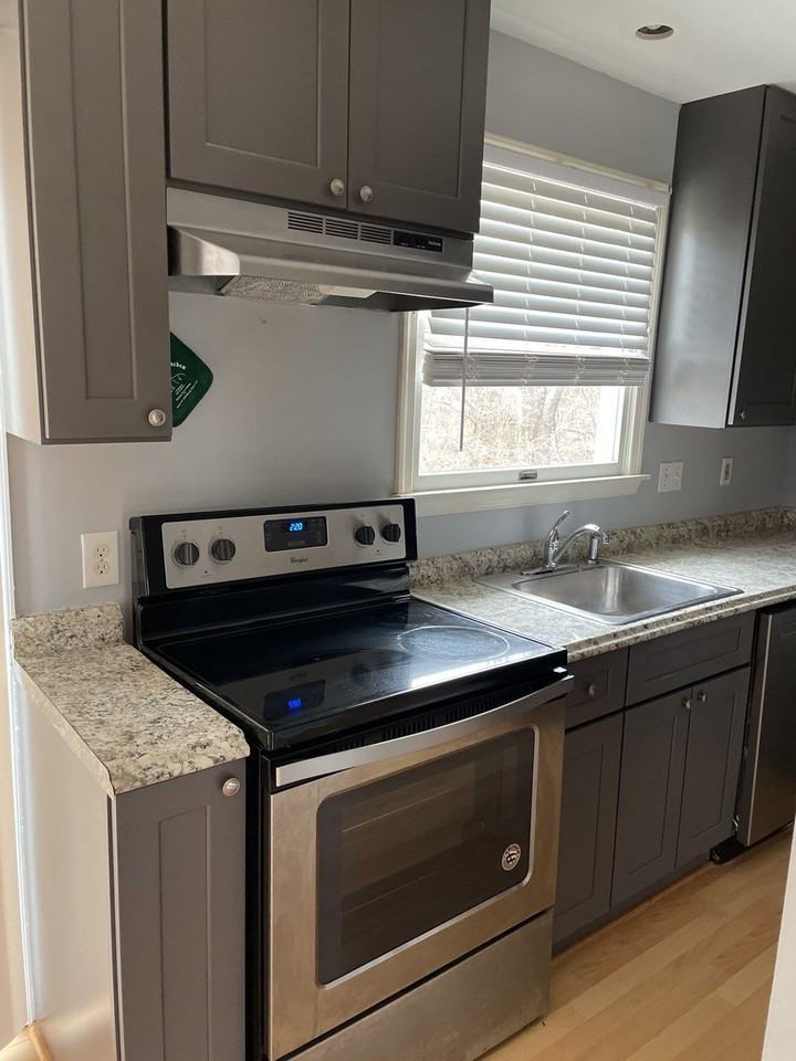 9341 Guilford Rd - Photo 3 of 17