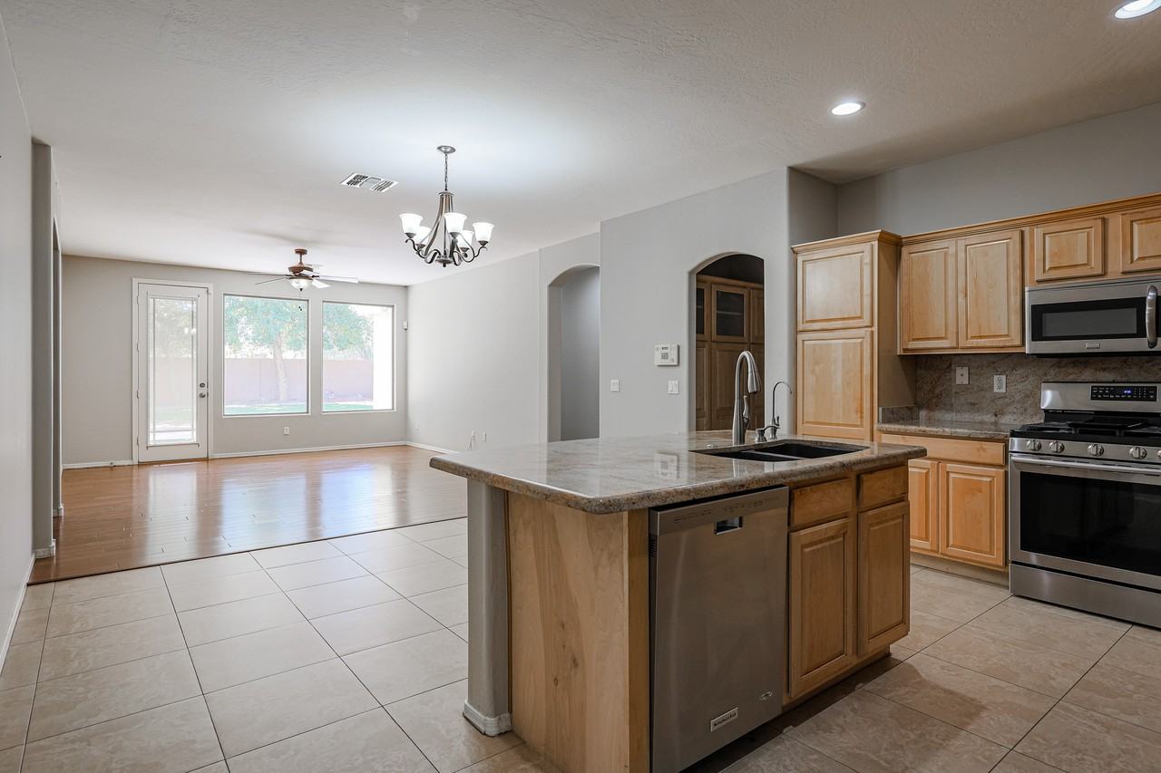 1705 E Aloe Pl - Photo 7 of 50