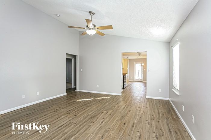 15472 Sandlands Cir - Photo 3 of 15