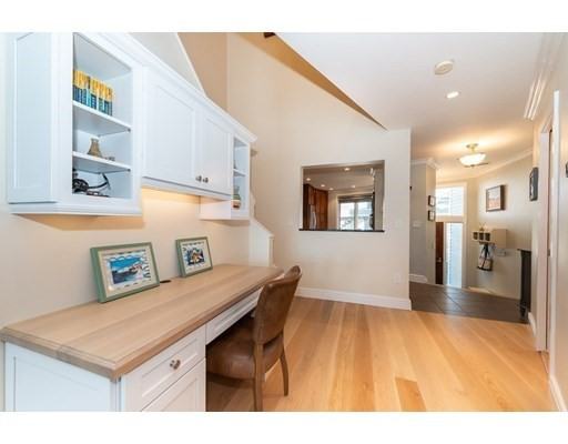 51 Constellation Wharf #1 - Photo 2 of 10