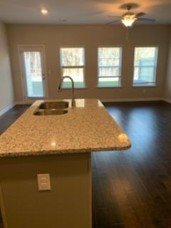 3499 Lakeview Crk - Photo 3 of 21