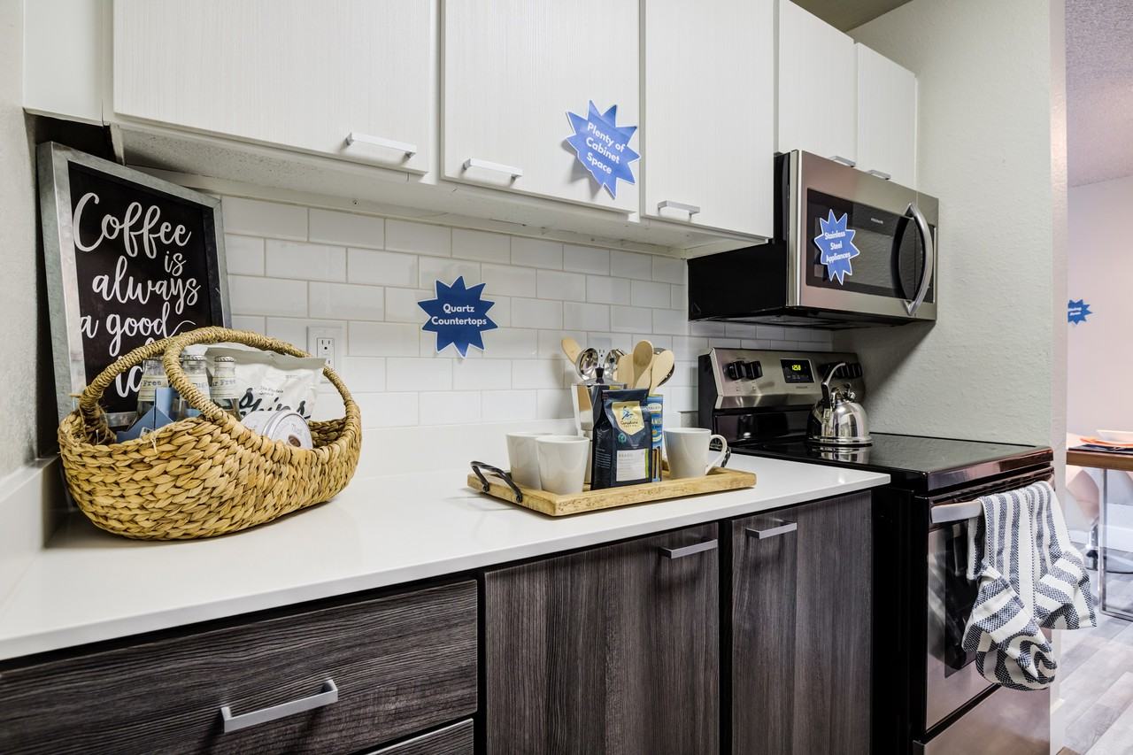 Knol Apartments - Photo 3 of 20