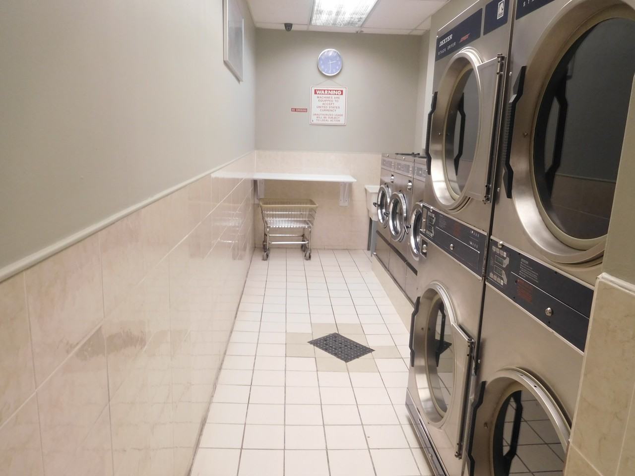 19-10 Parsons Boulevard #3 FL - Photo 2 of 8