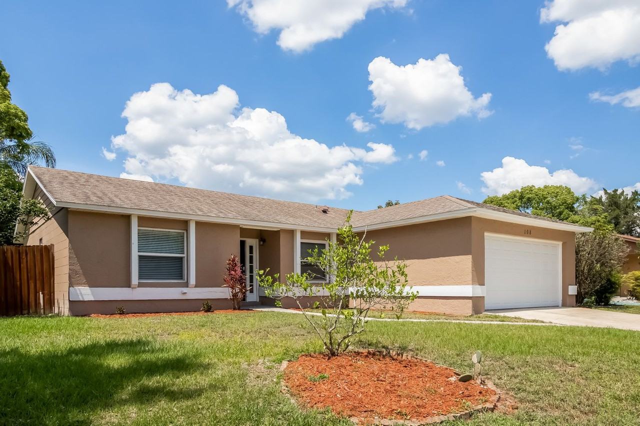 108 Wax Myrtle Dr - Photo 3 of 23