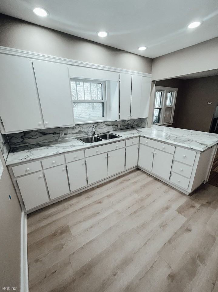 407 Marquette St - Photo 3 of 13