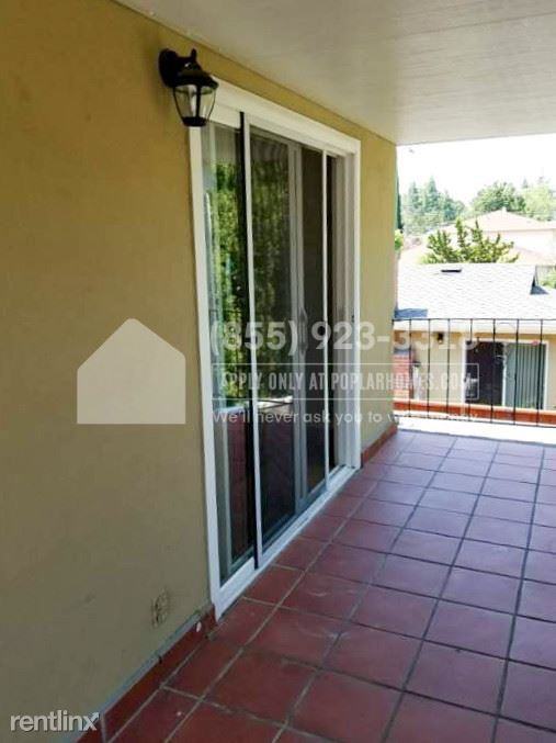 210 Greendale Way #4 - Photo 2 of 8