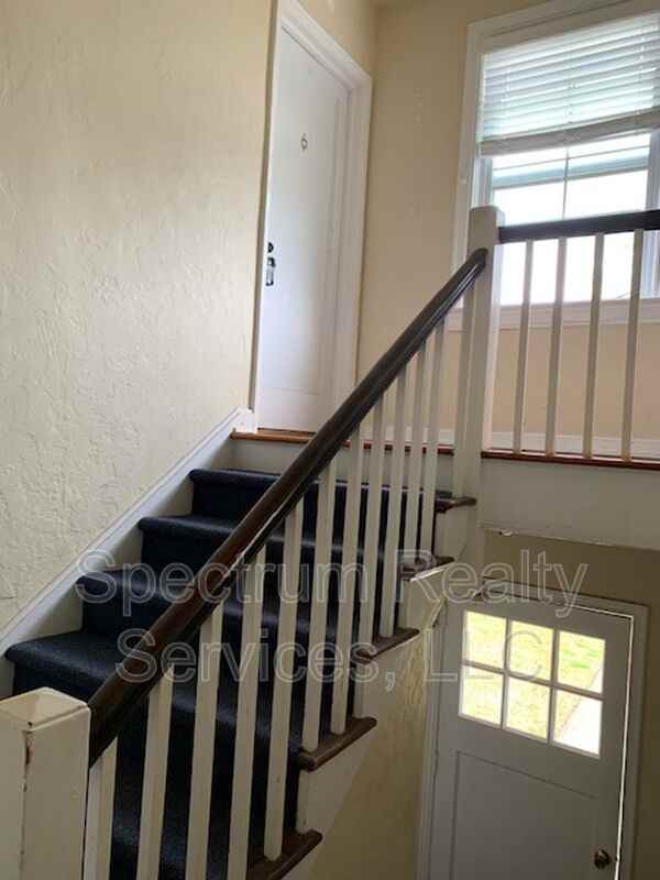 1261 Belmont Ter #04 - Photo 2 of 14