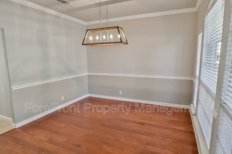 12922 Laguna Vista Dr - Photo 2 of 25