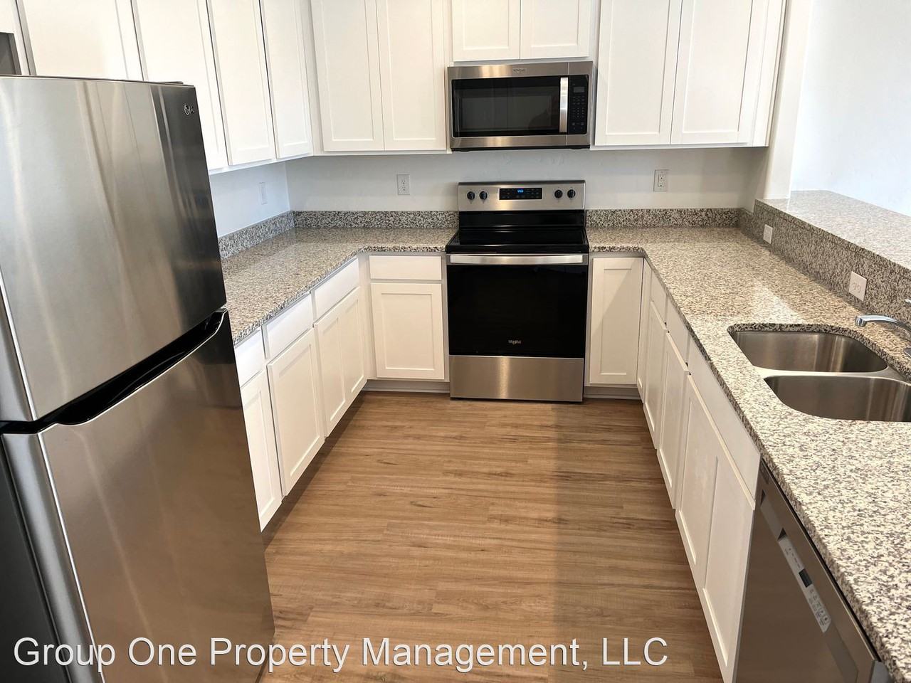 5500 Cherry Ln - Photo 3 of 19