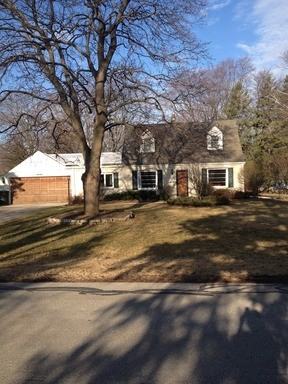 585 Rosedale Dr - Photo 2 of 17
