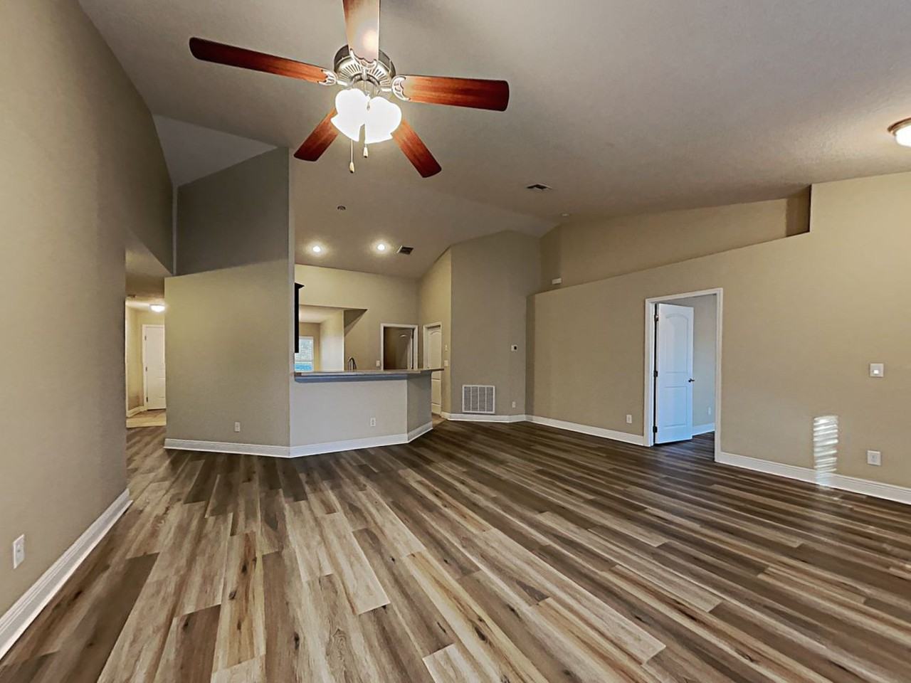 266 Maudehelen St - Photo 3 of 18