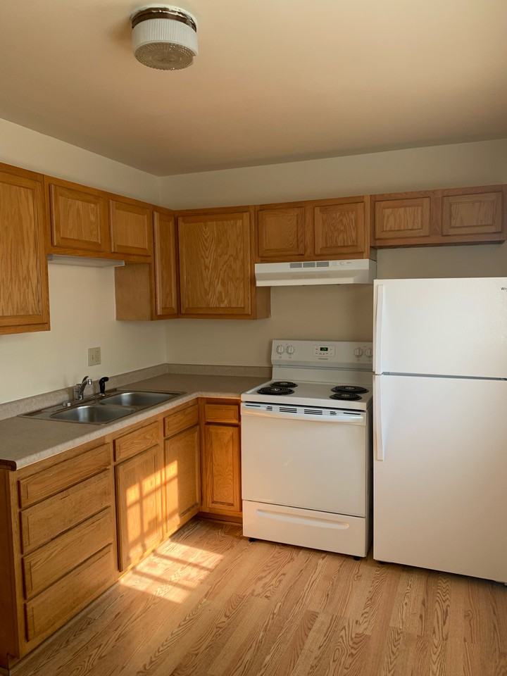 812 Whitney Ave Nw #812 - Photo 2 of 10