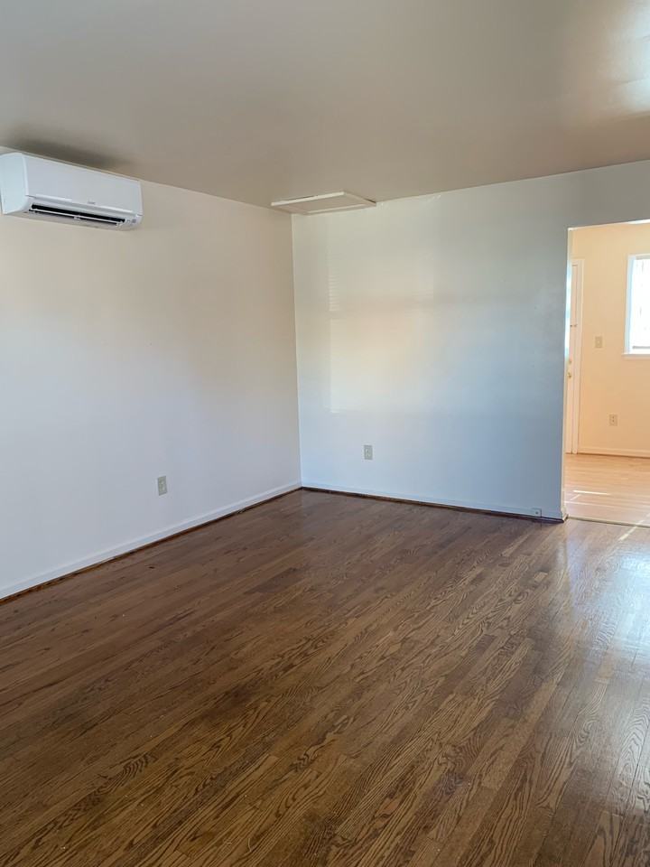 812 Whitney Ave Nw #812 - Photo 4 of 10
