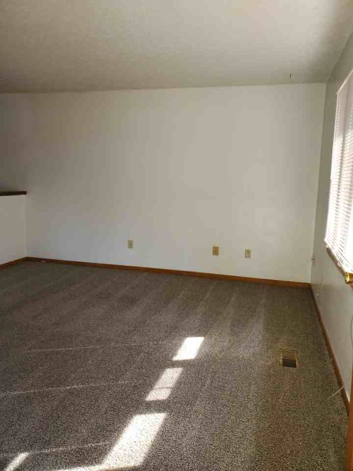 226 E 2nd Ave #4 - Photo 2 of 10