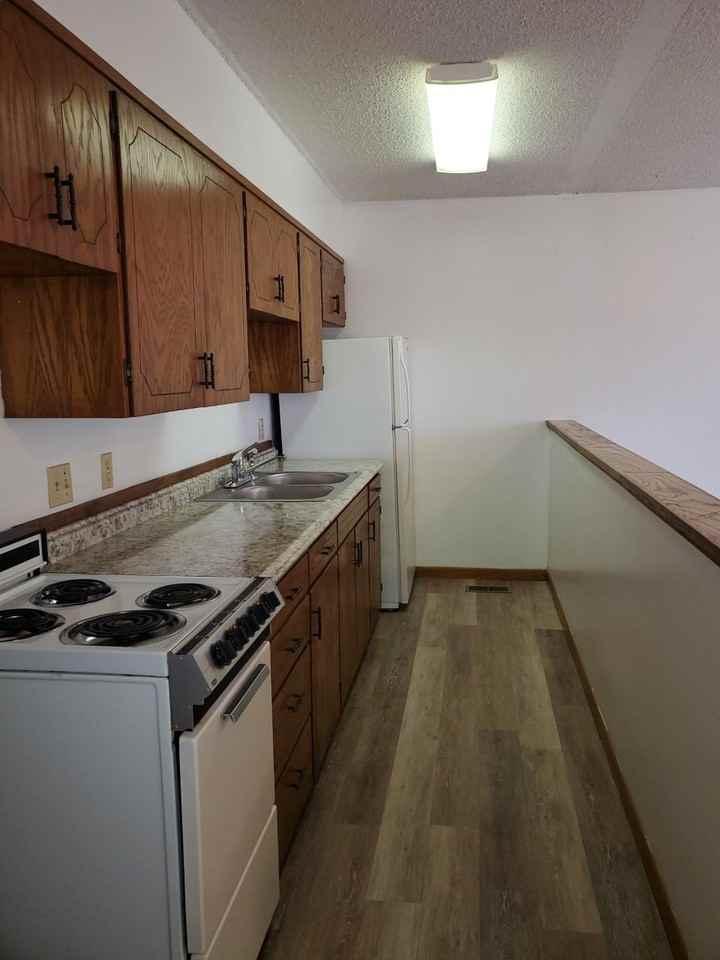 226 E 2nd Ave #4 - Photo 3 of 10