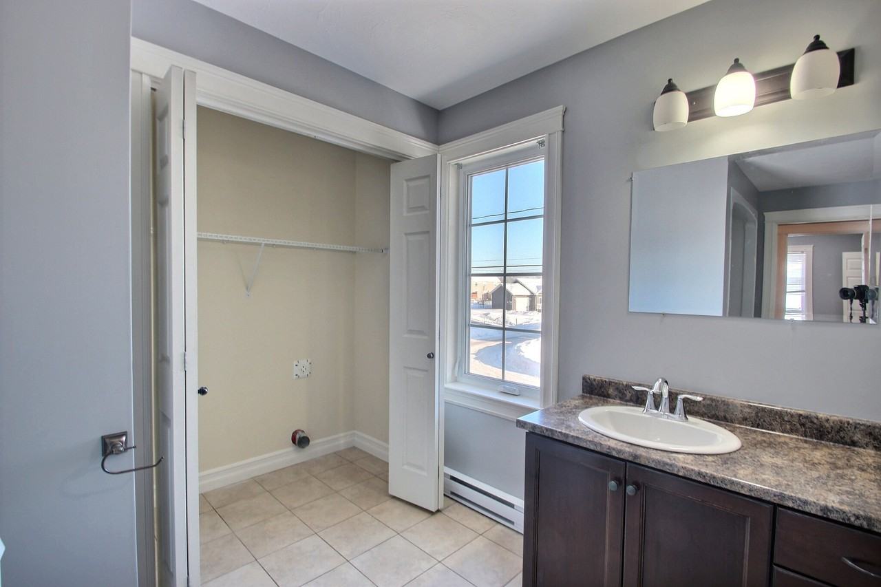 64 Birchfield St #1 - Photo 3 of 10