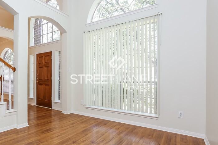 315 Vantage Pointe Cir - Photo 3 of 15