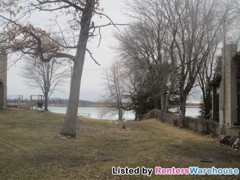 3648 Interlachen Dr NE - Photo 2 of 11