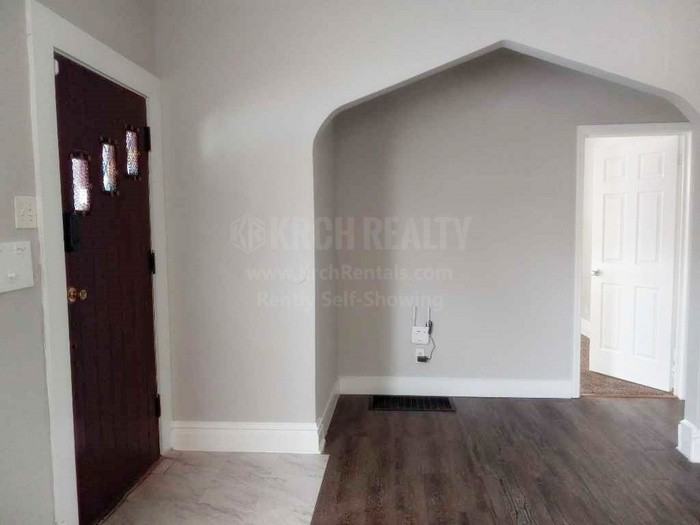 6912 Greenway Ave - Photo 2 of 7