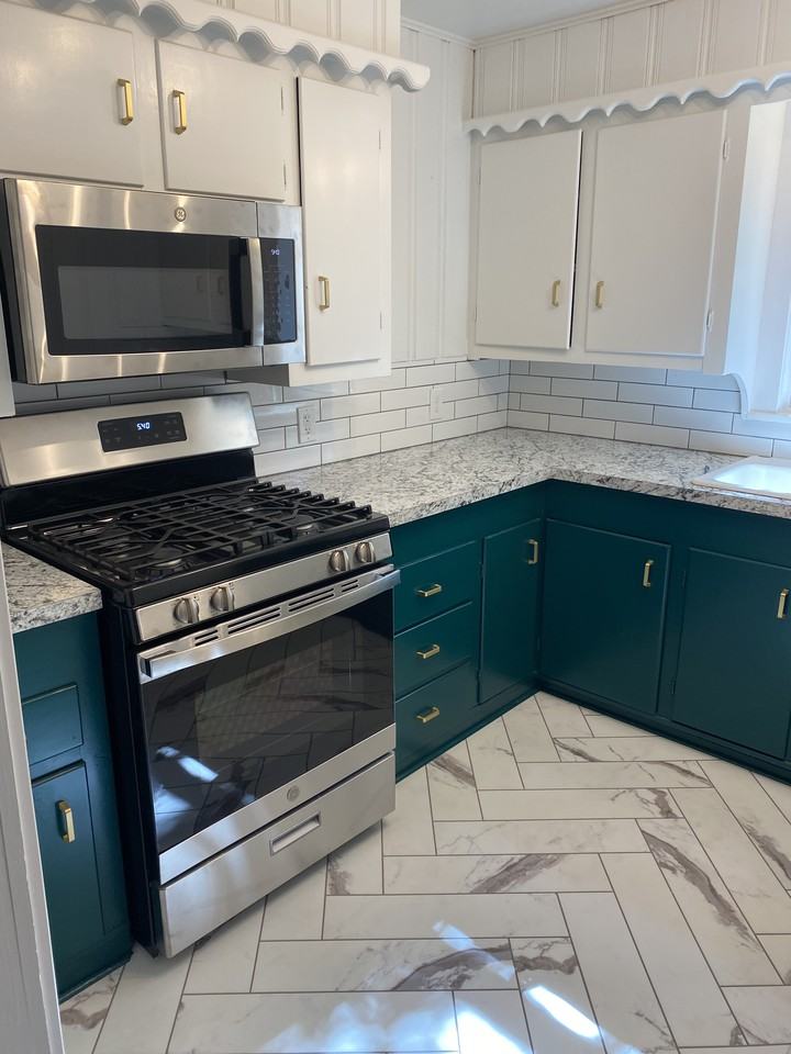 2418 22nd Street - Photo 4 of 9