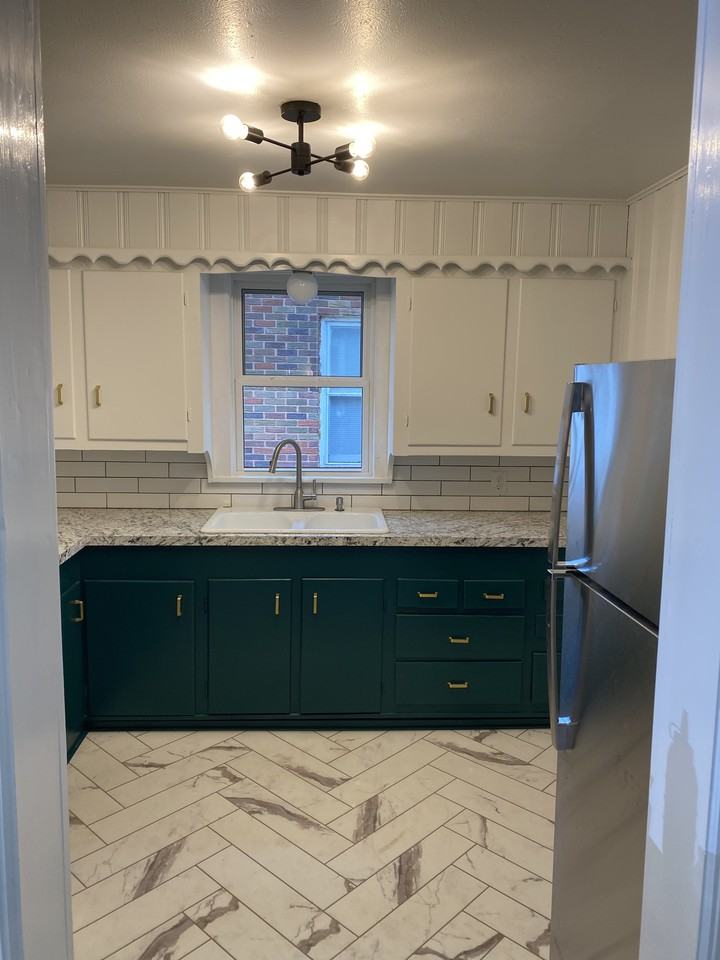 2418 22nd Street - Photo 3 of 9