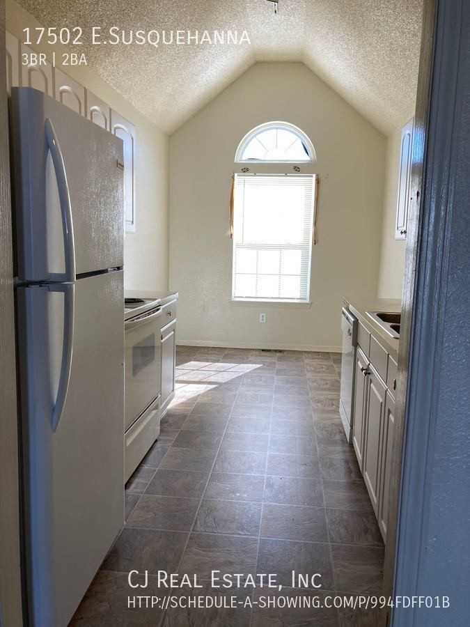 17502 E Susquehanna Dr - Photo 3 of 9