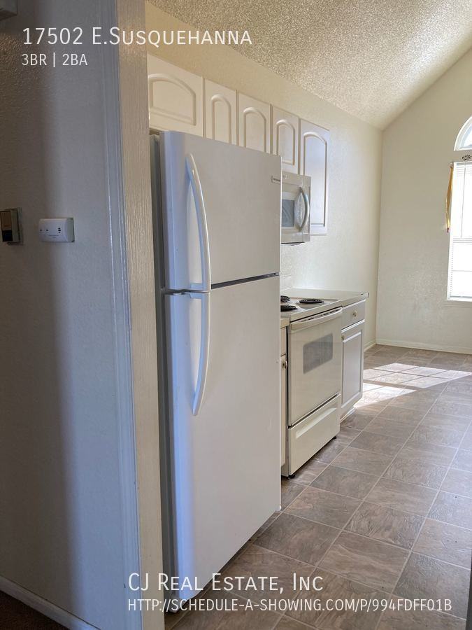 17502 E Susquehanna Dr - Photo 4 of 9