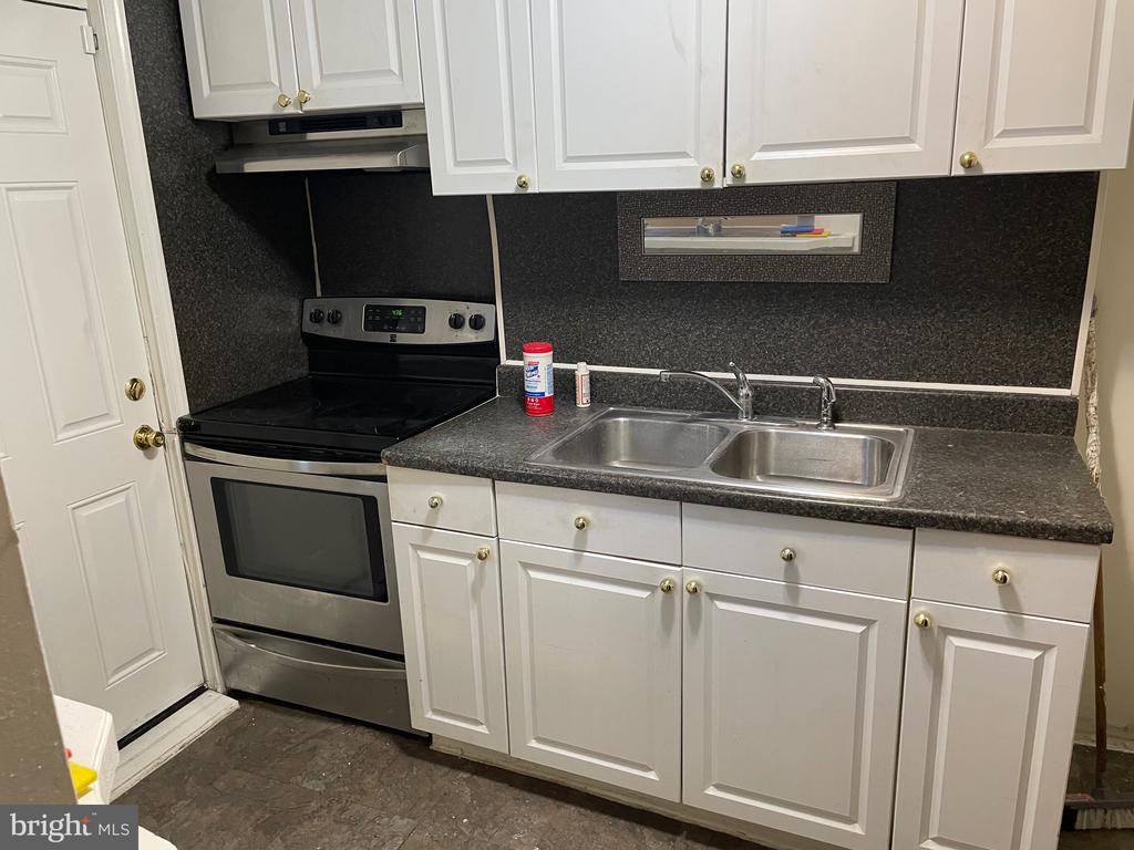 322 Brinton Ave - Photo 2 of 8