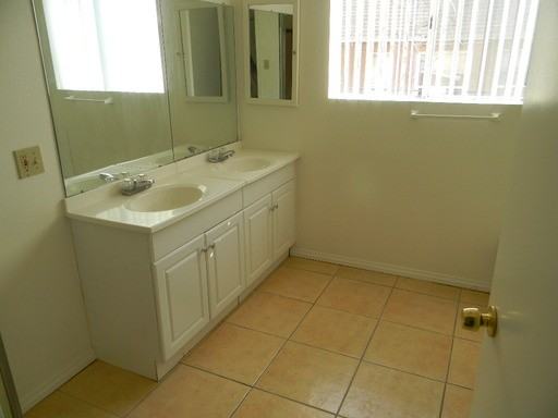 1297 N Berkeley Ave #1297 - Photo 2 of 2