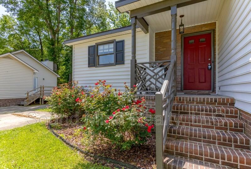 1205 Opossum Trot Ln - Photo 3 of 28