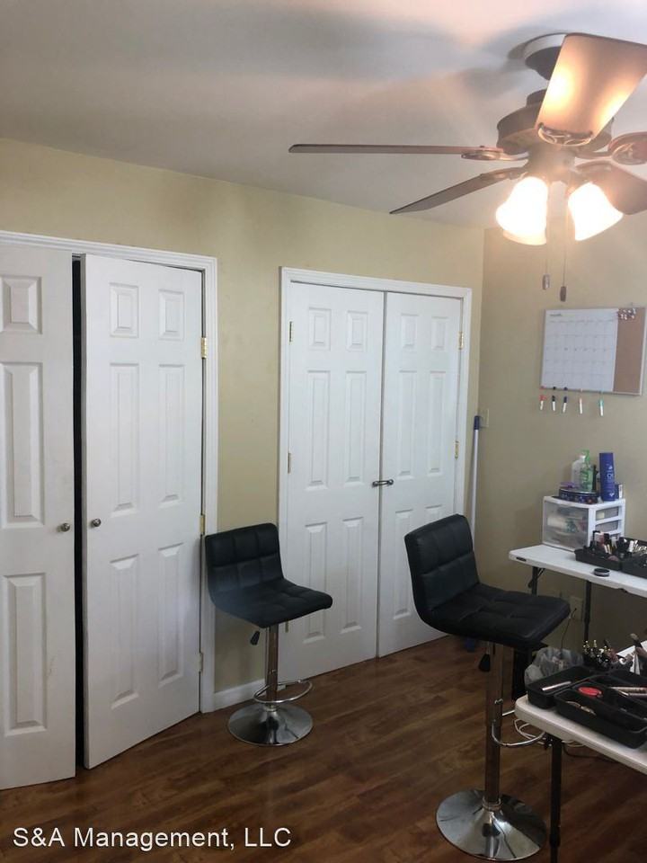 South Walnut Apts - Photo 2 of 10