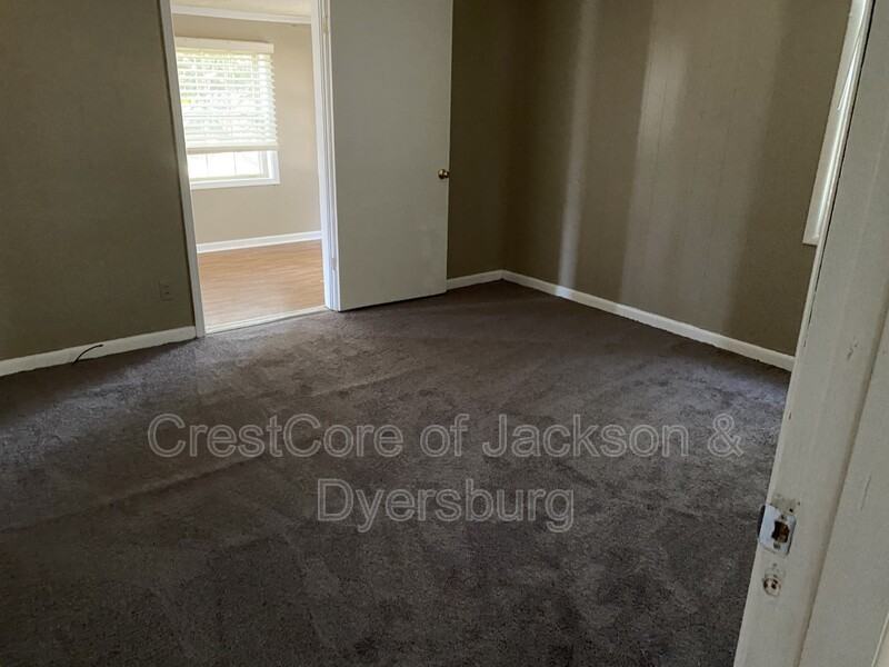 307 W Johnson St - Photo 2 of 9