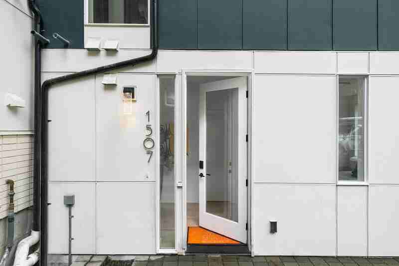 1509 E Olive St - Photo 4 of 38