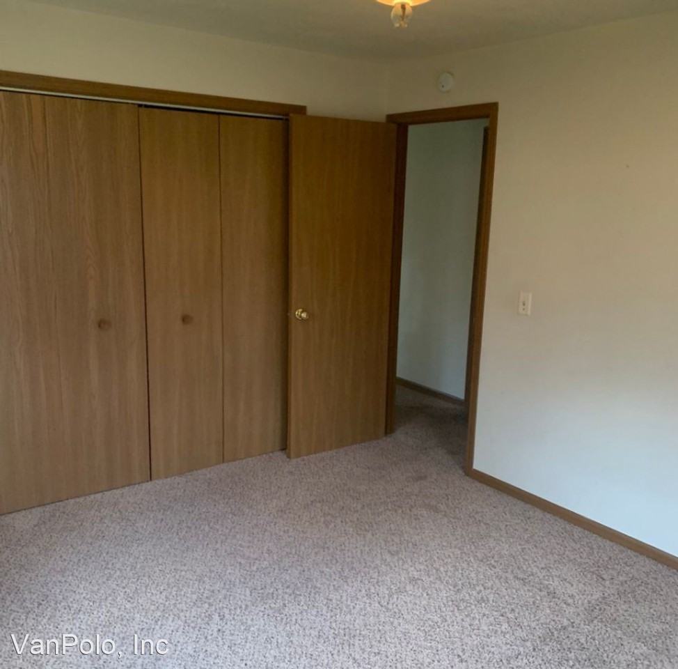 8695 Rosewood Ave NW - Photo 3 of 9