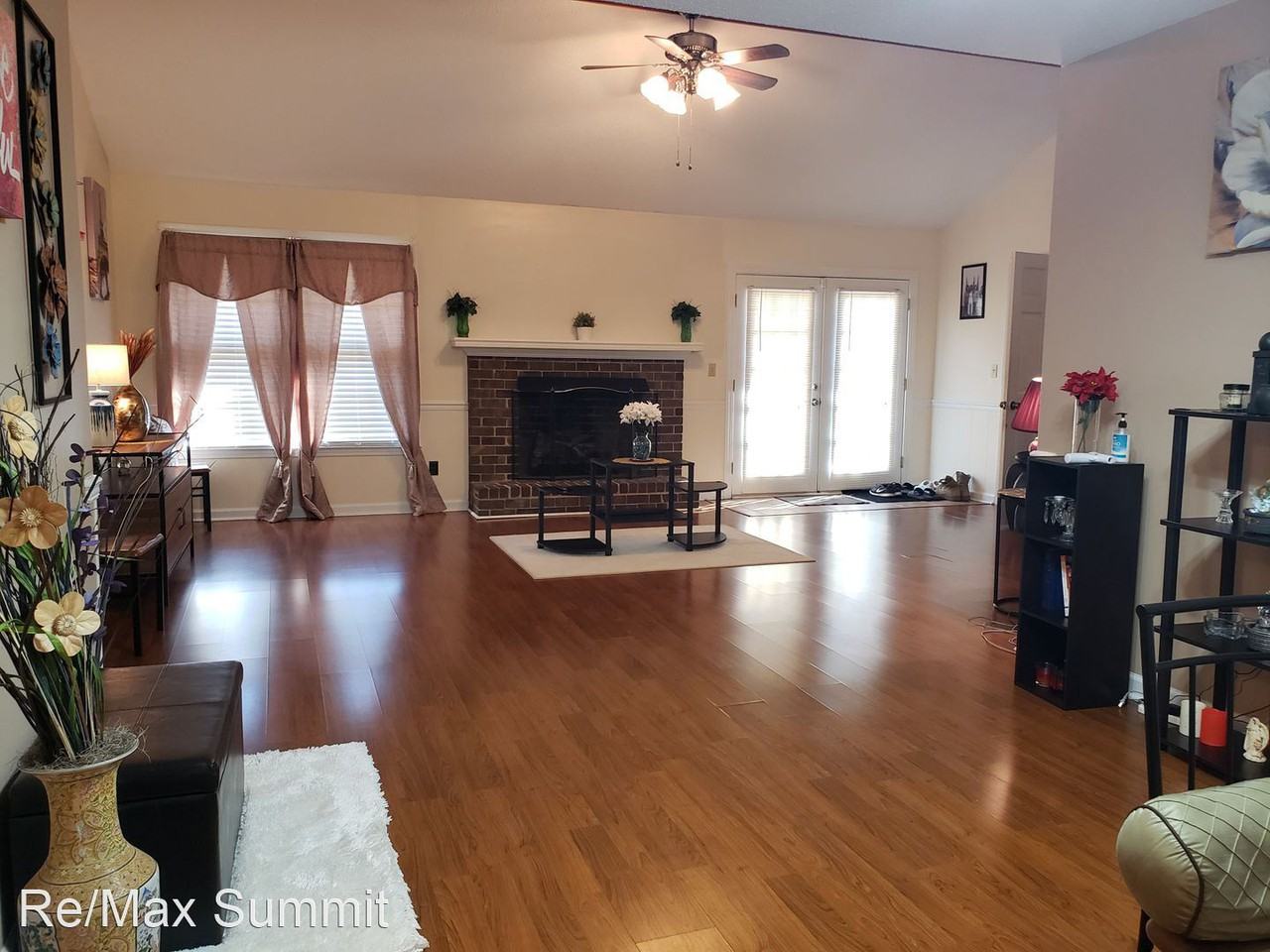2372 Orvis St - Photo 3 of 30