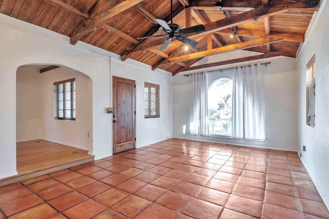 2516 East 4th Street - Photo 3 of 24