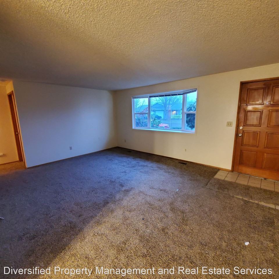 2122 & 2124 Jefferson St. SE - Photo 2 of 14