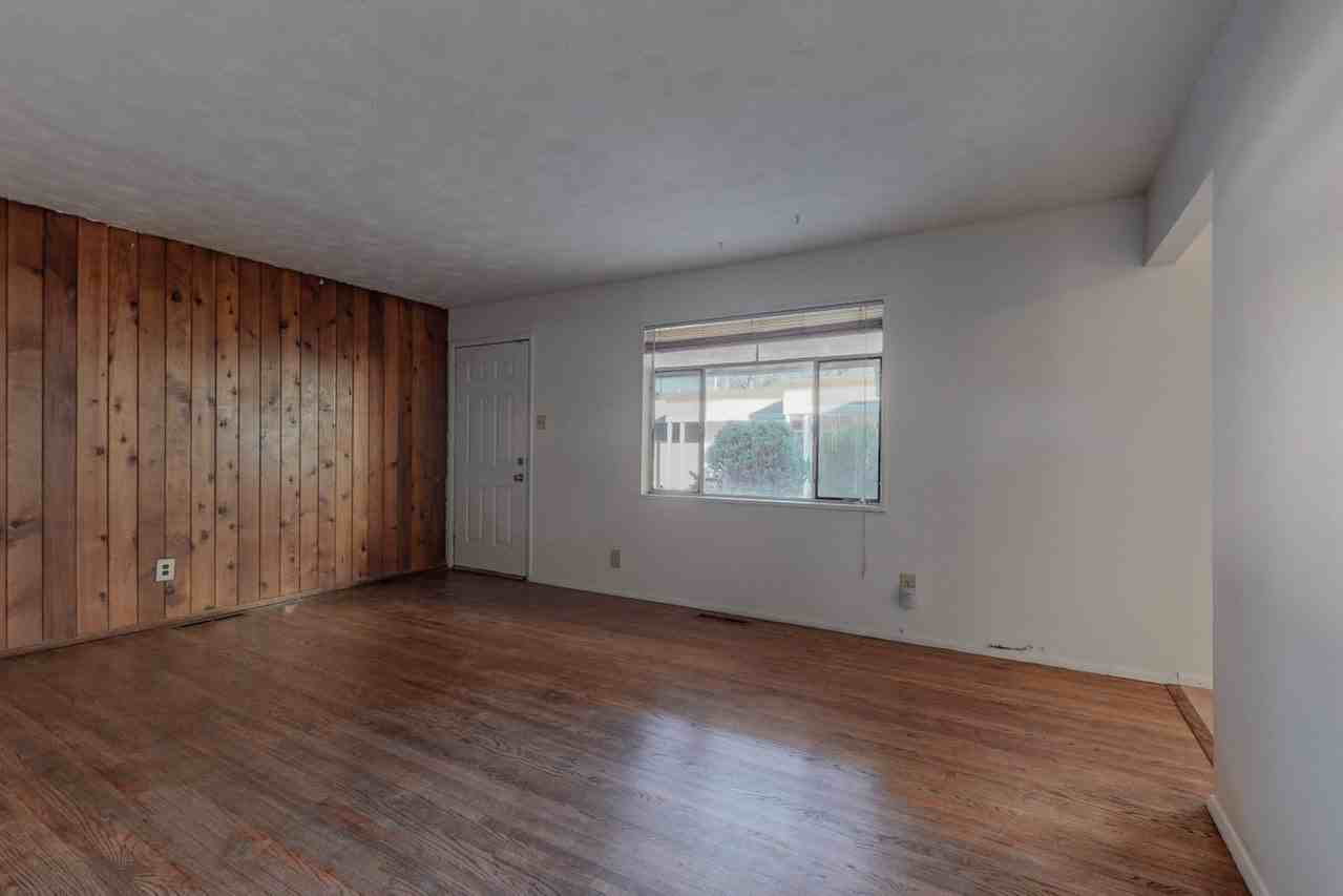 4600 Zuni Rd Se - Photo 5 of 15