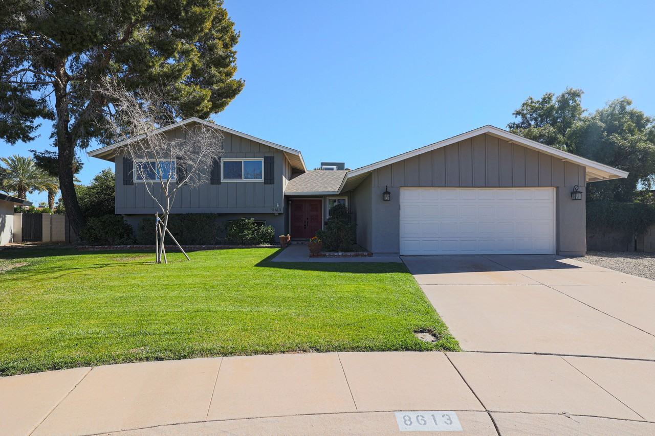 8613 E Clarendon Ave - Photo 2 of 37