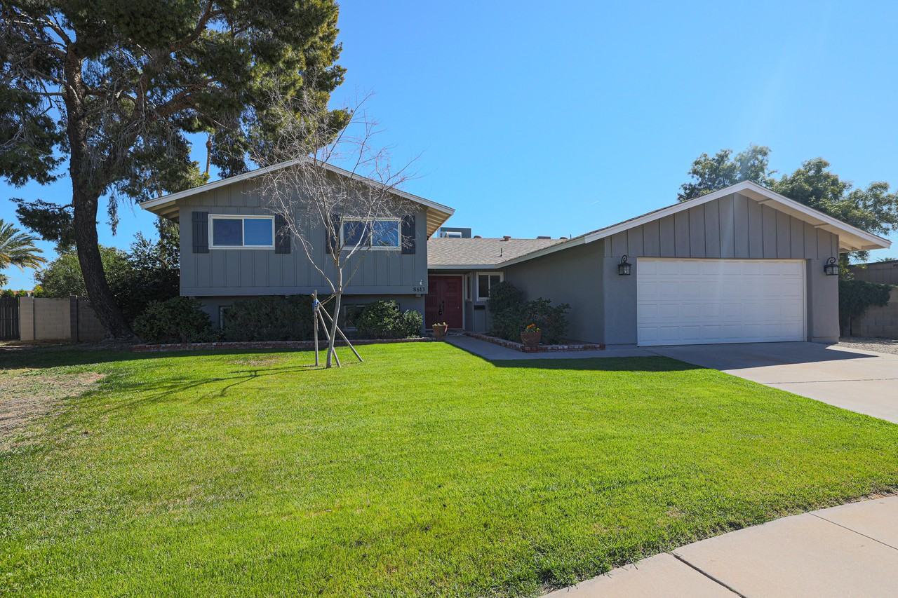 8613 E Clarendon Ave - Photo 3 of 37